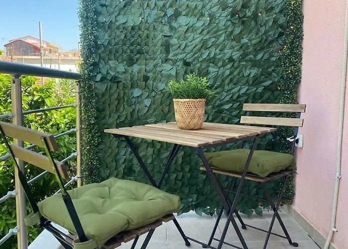 Elli's House - * ליקסורי